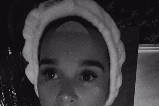 Телеведущая Ксения Бородина в одном полотенце снялась в джакузи