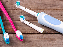 Cтоматолог рассказала, почему нельзя чистить зубы в душе