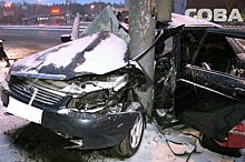Lada Priora намотало на столб в Екатеринбурге – погиб пассажир