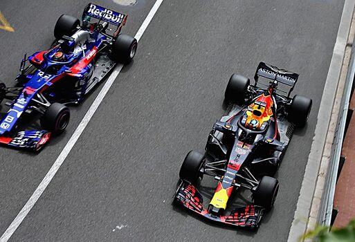 В Red Bull Racing ожидают штрафов за замену мотора в следующем сезоне
