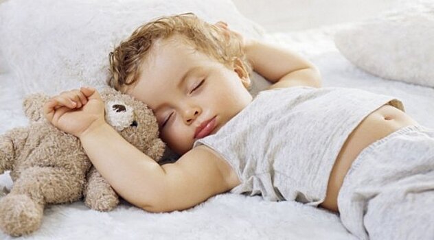 Ученые рассказали о влиянии полнолуния на детский сон