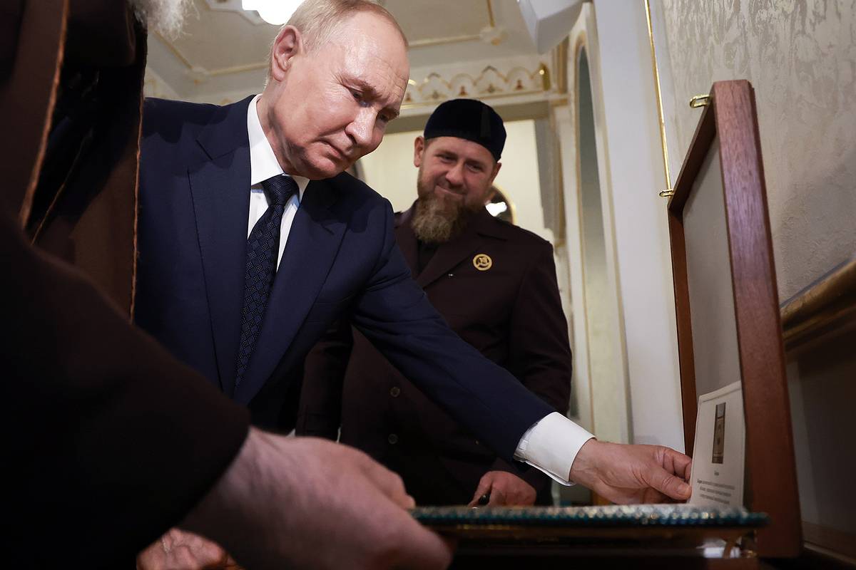 Кадыров рассказал о целовавшем Коран Путине
