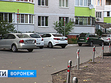 Пять тысяч рублей в час: в воронежском дворе установили нескромный тариф за парковку
