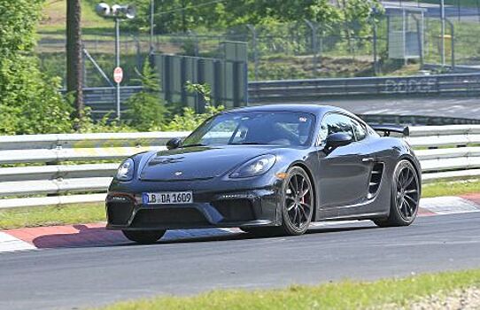 Porsche продолжает тестировать 718 Cayman GT4 в Швеции