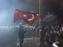 В Стамбуле вспыхнули массовые протесты из-за борьбы Эрдогана с оппозицией