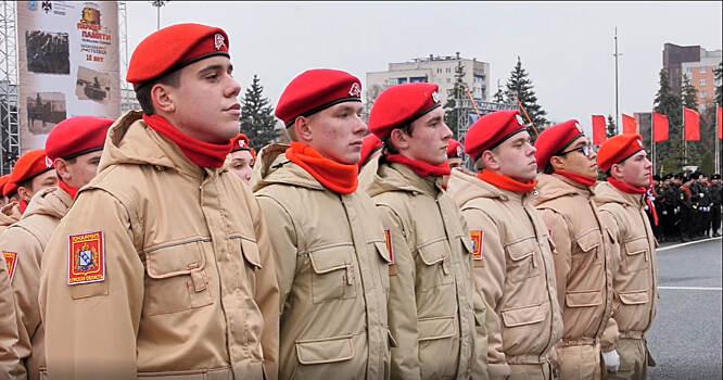 Курские юнармейцы приняли участие в «Параде Памяти» в Самаре