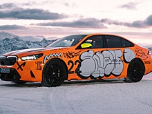 BMW M5 получил яркий граффити-дизайн