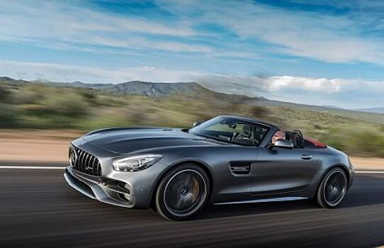 AMG GT S Roadster был официально представлен компанией Mercedes-Benz