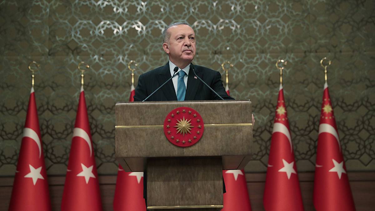 Эрдоган провел экстренное заседание из-за возможной угрозы госпереворота