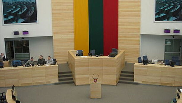 Литовского парламентария, общавшегося с россиянами, призвали покинуть пост