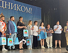 Праздничный концерт, с торжественным вручением паспортов 14-летним люблинцам состоялся в сквере им. М.П. Судакова