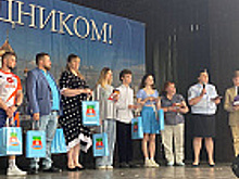 Праздничный концерт, с торжественным вручением паспортов 14-летним люблинцам состоялся в сквере им. М.П. Судакова
