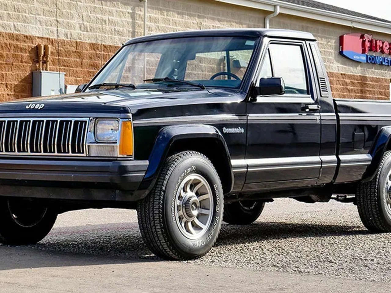 Компактный пикап Jeep Comanche продан на eBay за 24 800 долларов - Рамблер/ авто