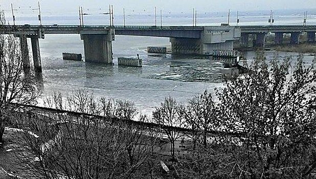 Украинские коммунальщики не пустили на ремонт военные корабли