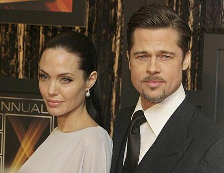 Анджелина Джоли против дорогих подарков детям от Брэда Питта