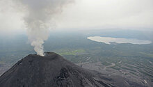 Второй за день выброс пепла зафиксирован на вулкане Карымский