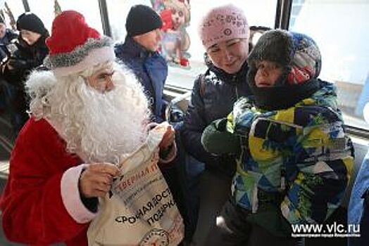 В Энгельсе Дед Мороз прокатит граждан на новогоднем троллейбусе