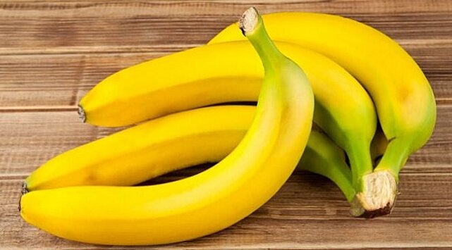 Врачи рассказали, когда опасно есть бананы