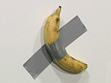 Художник приклеил банан к стене и обогатился