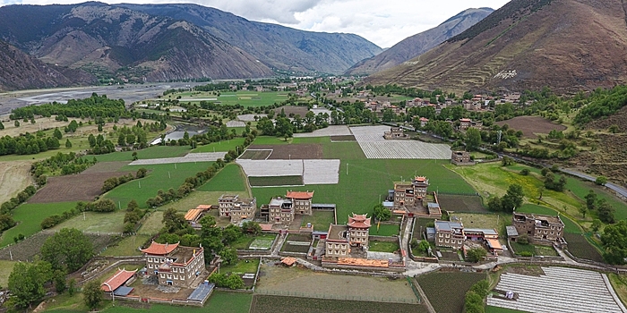 Модернизация тибетских деревень и развитие сельского туризма в Кандине