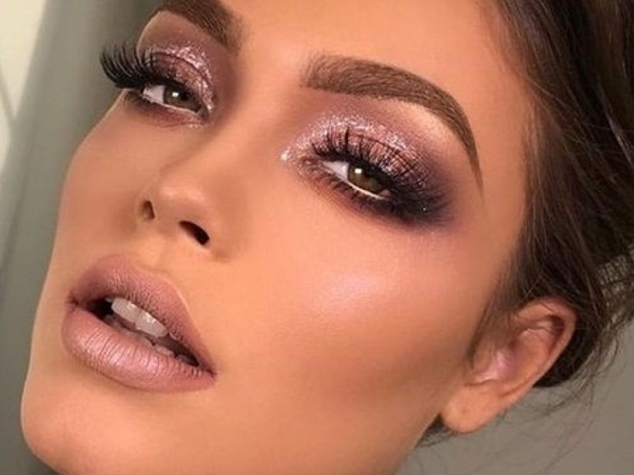 Анималистический макияж с использованием бронзовых оттенков