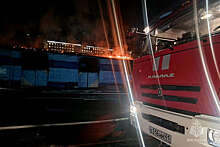 МЧС РФ: пожар произошел в строящемся ангаре в порту Петропавловск-Камчатский