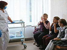 С 1 сентября медпомощь детям в садах и школах станут оказывать по новым правилам