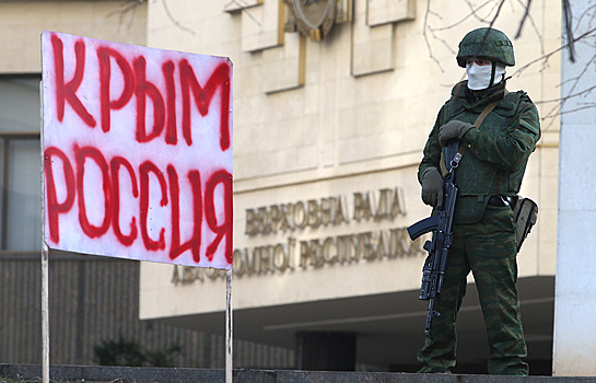 Киев заявил о перестрелке между ФСБ и российскими военными в Крыму