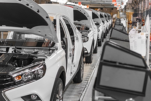 Производство Lada Vesta могут остановить из-за дефицита комплектующих