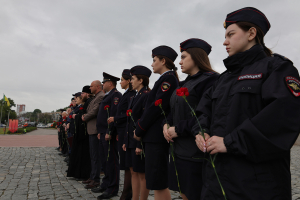 В Пензенской области полицейские совместно с представителями Общественного совета при региональном УМВД приняли участие в патриотической акции «Завтра была война»