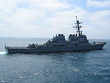 Еще один эсминец США столкнулся с гражданским судном
