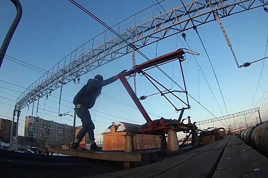 В Москве с крыши электрички сняли 26-летнего мужчину