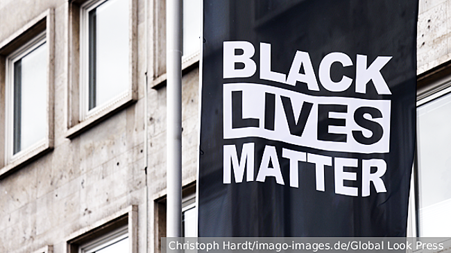 Лидеров BLM обвинили в краже миллионов долларов на борьбу с расизмом