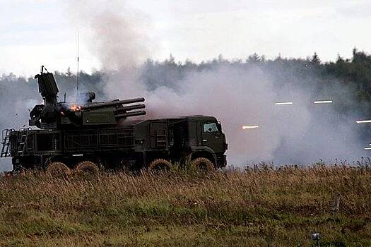 В небе над Донецком заметили множество дронов