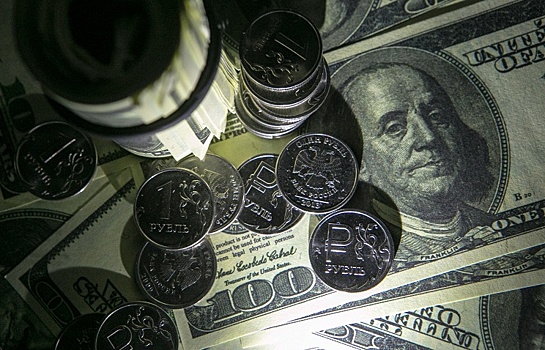 Аналитик Danske Bank скорректировал прогноз по курсу доллара