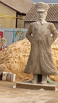 В Советском районе Курской области появилась скульптура Сталина
