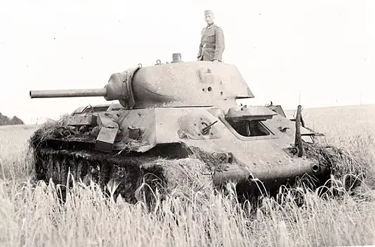 Как немцев учили уничтожать топором советские танки