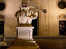 Неизвестные в Риме повредили обелиск со слоном Бернини