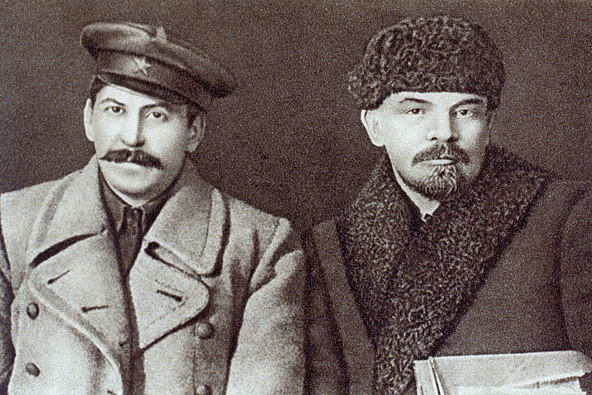 Иосиф Сталин и Владимир Ленин в 1919 году