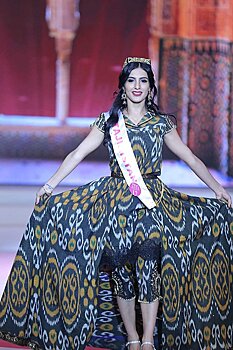 Таджичка на конкурсе красоты в Индии получила титул "Мисс красивые волосы"