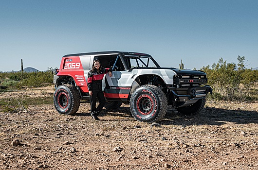 Ford превратил новый Bronco в гоночный внедорожник