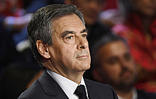 Экс-премьера Франции Фийона приговорили к четырем годам лишения свободы