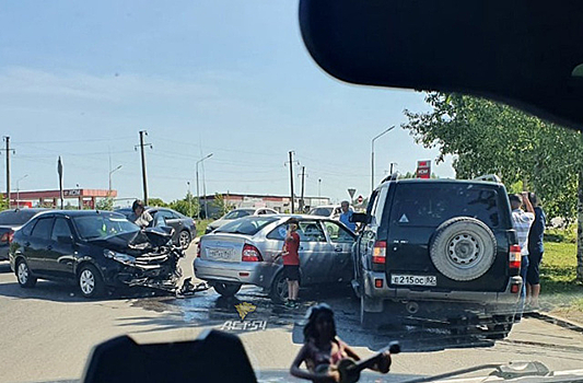 В Новосибирске в тройном ДТП пострадали две женщины и 13-летняя девочка