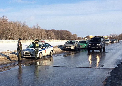 Военные автоинспекторы ЦВО проводят акцию «Трезвый водитель» в Оренбуржье