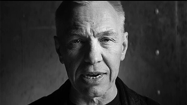 Александр Ф. Скляр исполнил песню о братьях на берегу Днепра