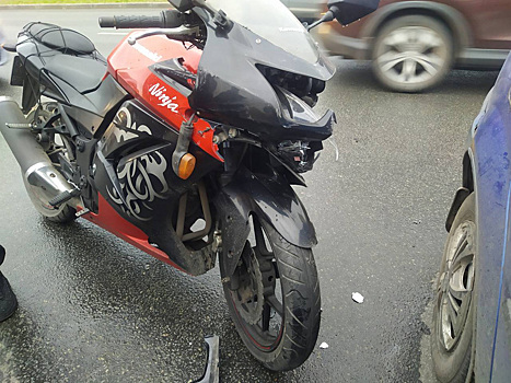 В спальном районе Кургана разбился мотоциклист