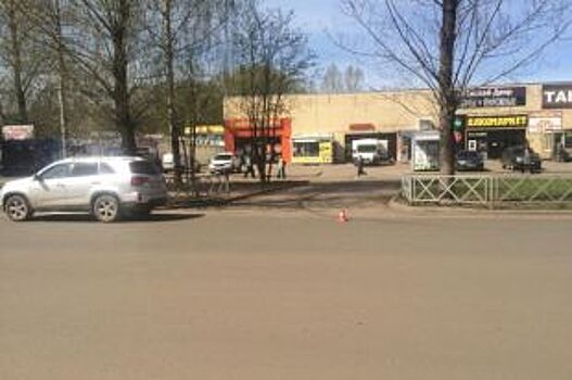 На улице Урицкого водитель сбил 58-летнего мужчину