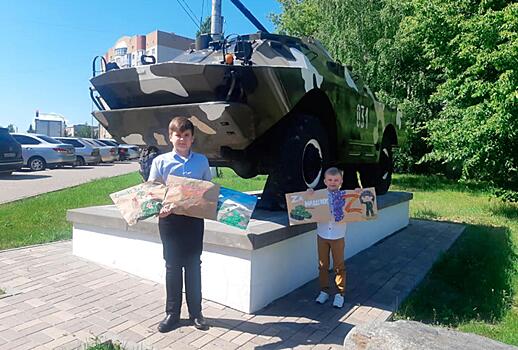 В Белгородской области полицейские наградили юных участников акции «Письмо солдату»