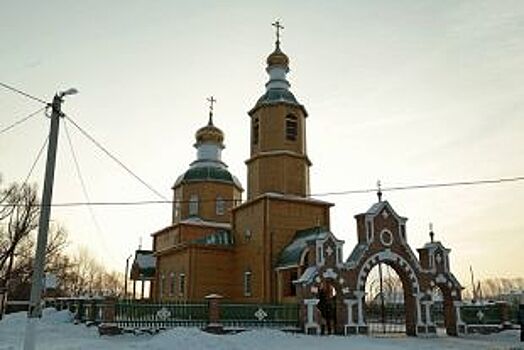 Под Ульяновском в возрожденной «пластовской» церкви прошла первая служба