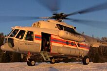 Сотрудники МЧС Югры с вертолета искали нелегальные ледовые переправы